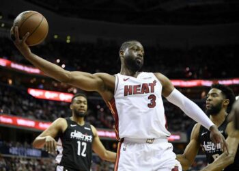 Wade anota 20 puntos y Heag gana 113-108 a Wizards