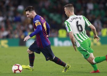 Messi brilla con triplete en victoria del Barsa sobre Betis