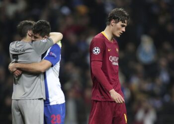 VAR otorga penal en la prórroga, y Porto elimina a Roma