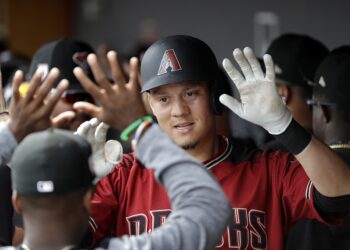 Wilmer Flores disfruta jugar con David Peralta en las filas de Cascabeles de Arizona