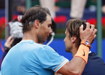 Nadal doblega a Ferrer para alcanzar cuartos en Barcelona