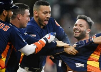 Altuve dejó en el terreno a Atléticos con un boleto