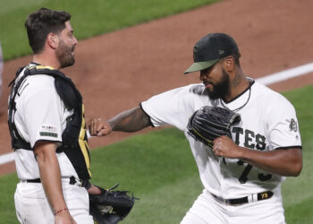 Felipe Vázquez consiguió primer salvamento del año para Piratas