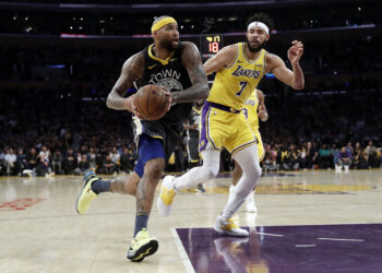 Golden State le pasó por encima a Lakers de LeBron