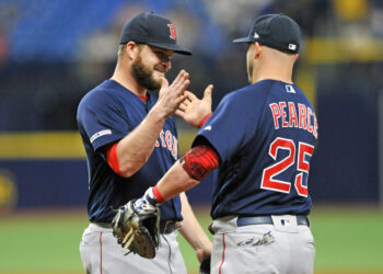 Medias Rojas barrió a los líderes de su división