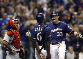 Yelich volvió a conectar cuadrangular en triunfo de Milwaukee
