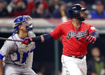 Indios: Carlos Santana jura como ciudadano estadounidense