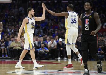 Warriors de Golden State vence 113-105 a Clippers de Los Ángeles y aventaja la serie 3-1 de postemporada