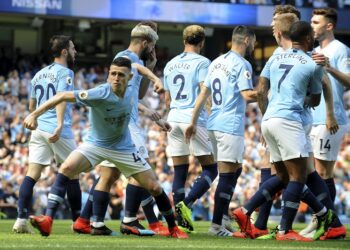 Manchester City vence por la mínima a Tottenham y recupera la cima