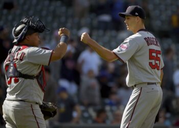 Willians Astudillo produce dos carreras, Mellizos barren a Orioles