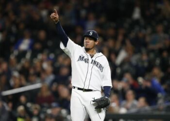 Marineros ganan 6-3 a Angelinos en el regreso de Hernández