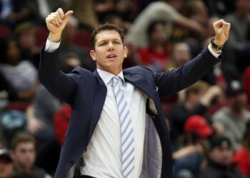 Walton se desvincula como entrenador de Lakers
