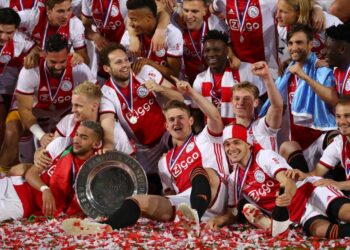 Ajax gana título de Liga holandesa