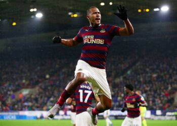 Salomón Rondón cerró con gol la temporada en victoria de Newcastle