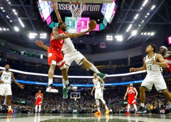 Leonard coloca a Raptors a un paso de la final de la NBA