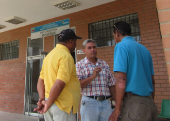 Murió un obrero al caer de una mata de mango