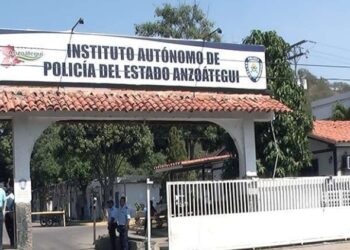 Policías del estado atraparon a dos presuntos asaltantes