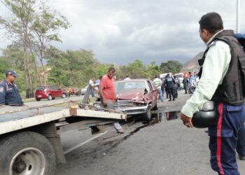 Inspector del Cicpc murió  y dos están lesionados tras  chocar  dos  vehículos