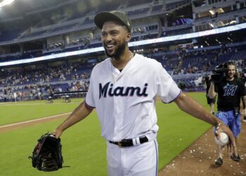 Alcántara lanza joya de pitcheo en blanqueada de Marlins sobre Mets