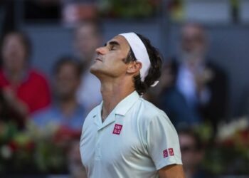 Federer claudica ante Thiem en Madrid, Nadal en semis