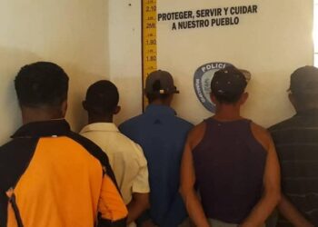 Policías retuvieron a 11 sospechosos en riberas del río Neverí