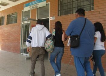 Policía científica averigua   muerte de un ama de casa