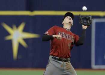 Wilmer Flores da triunfo a Diamondbacks sobre Rays en la 13ra entrada