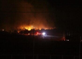 Sigraed reporta que incendio en Guanta ya fue controlado en un 90%