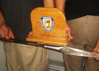 Polianaco arrestó a dos presuntos ladrones de motos