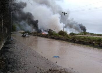 Incendio de laguna con hidrocarburos dejó tres personas muertas en Guanta