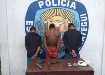 Atraparon a tres sujetos con escopetas y marihuana en La Orquídea