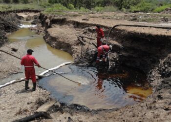 Identificaron a víctimas del incendio de laguna con hidrocarburos en Guanta