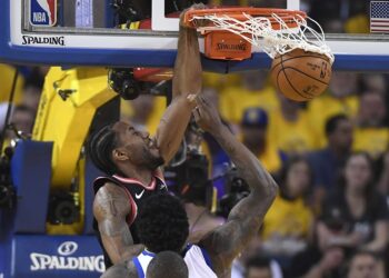 Con grandes encestes, Raptors retoma ventaja sobre Warriors en la Final