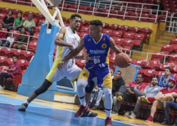 Marinos mostró lo mejor de su arsenal ofensivo para batir a Panteras