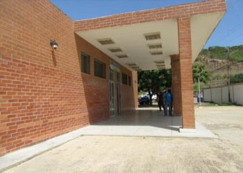 Señalan a padre de golpear a su hija de 13 años