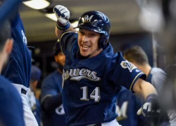 Hernán Pérez fue colocado en asignación por Milwaukee