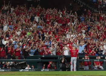 Pujols añade dos hits en regreso a San Luis; Angelinos gana