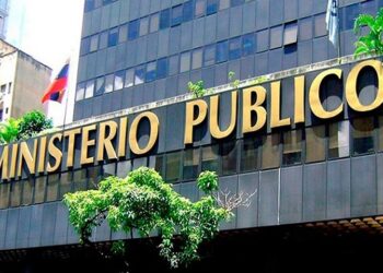 Oficiales de Urbaneja atraparon  a dos hombres armados