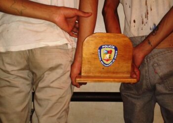 Policías de Anaco capturaron a dos hombres armados