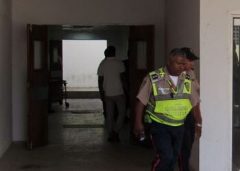 Policías ultimaron a presunto "robacarros" tras una persecución