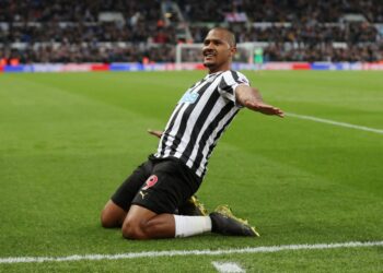 Salomón Rondón abandona la Premier  y llega a China