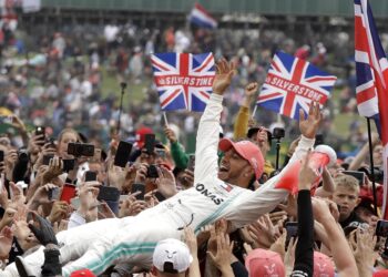 Lewis Hamilton impone récord con sexto título en GP de Gran Bretaña de la F1