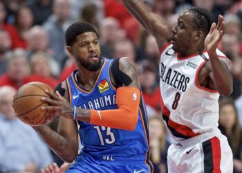 Fuente AP: Clippers adquieren a George, firmarán a Leonard