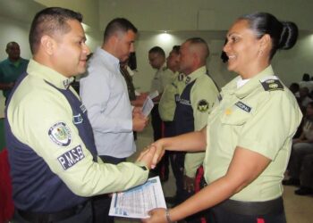 56 oficiales fueron ascendidos en Polibolívar
