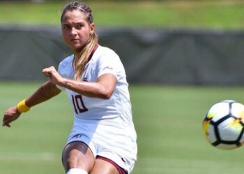 Deyna Castellanos jugaría profesional en diciembre