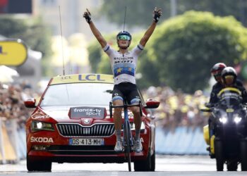 Italiano Trentin gana 17ma etapa del Tour de Francia 2019; Alaphilippe líder