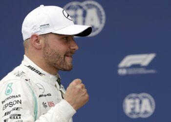 Bottas gana la pole para el GP de Gran Bretaña