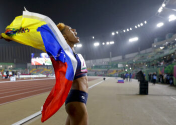 Yulimar Rojas se alza con oro y récord en salto triple