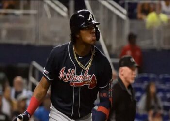 Ronald Acuña llegó a 30 cuadrangulares en la temporada