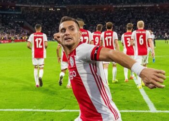 Ajax evita eliminación tempranera en la Liga de Campeones de la Uefa